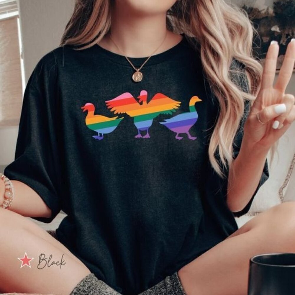 Gay Pride Duck LGBTQ Cute Funny Gift Unisex T-Shirt